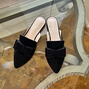 Musshoe Women’s Slip On Black Pointed Toe Mules size 9.5 NEW